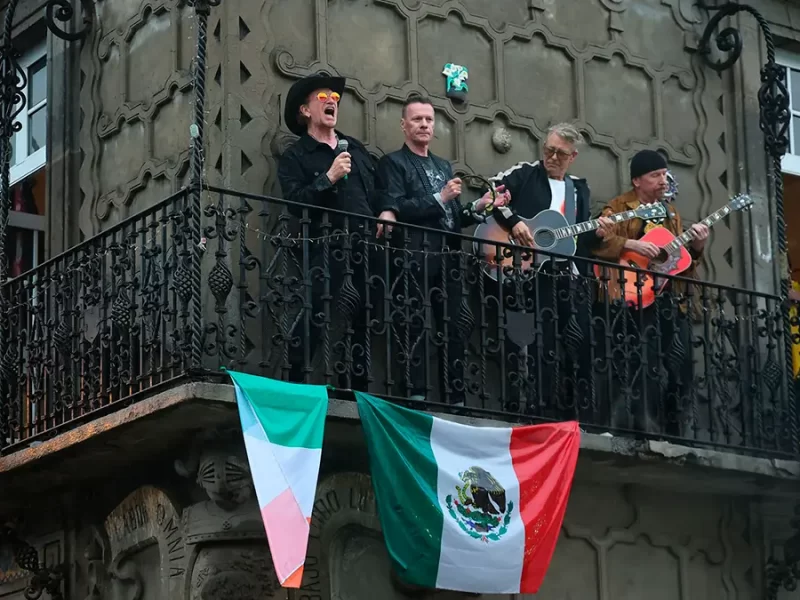 U2 Acompaña a Claudia Sheinbaum en Acto de la Street Child World Cup 2026 en Ciudad de México